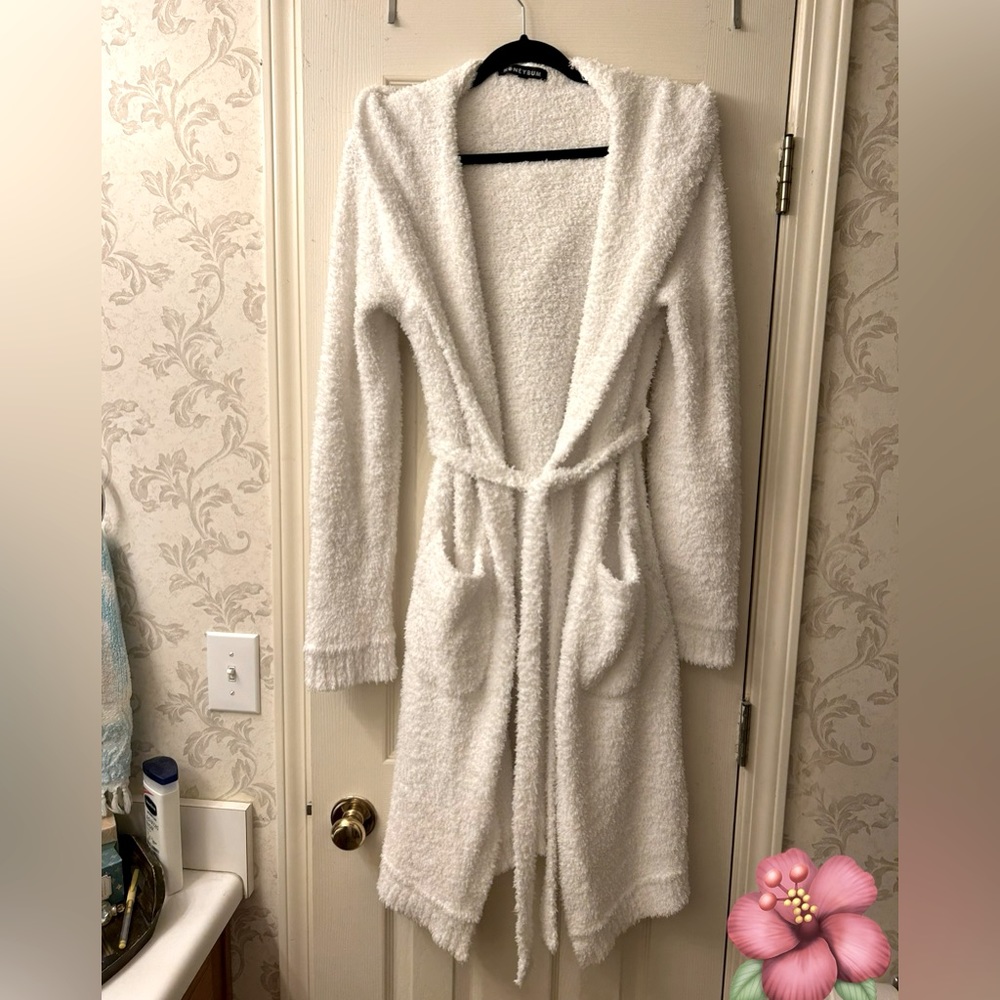 EUC Honeybun robe size Lg